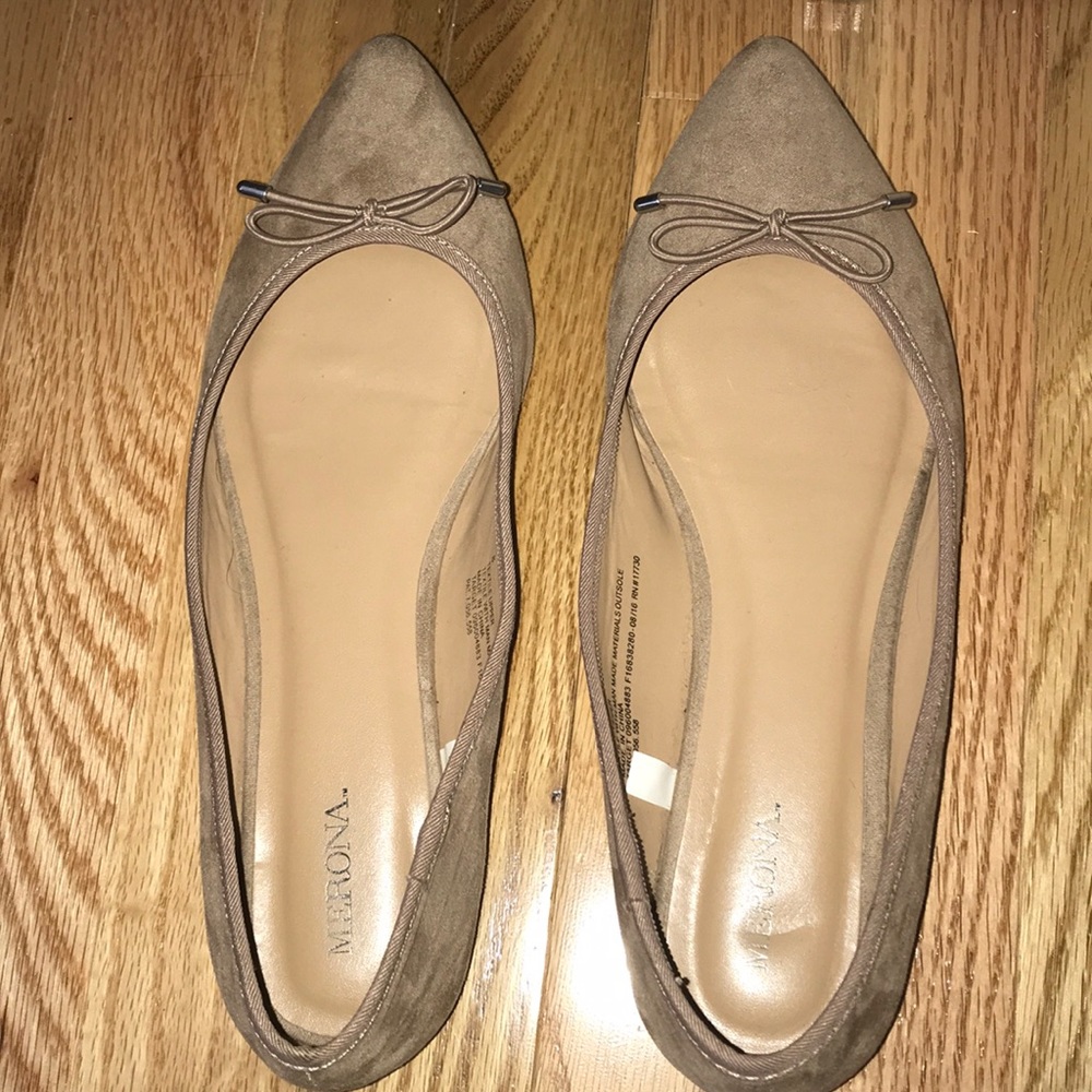 Nude ballet flats